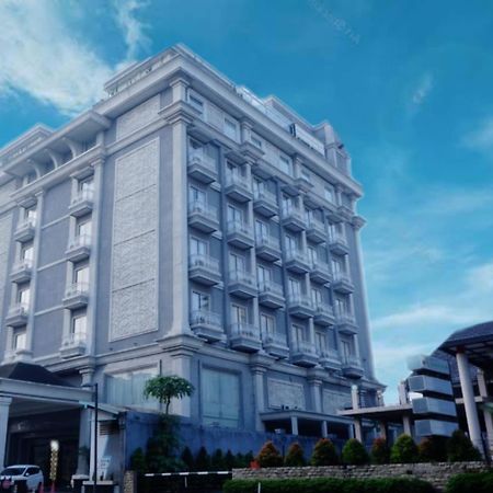 The Grantage Hotel & Sky Lounge Serpong Exterior photo